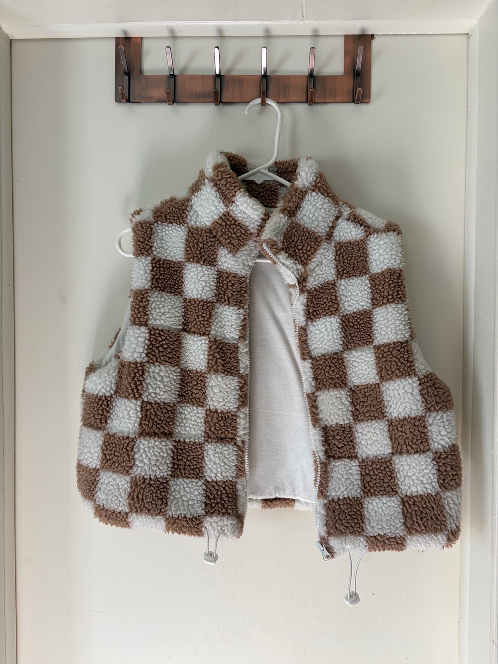 Kids Checkerboard Sherpa Vest - Brown & White